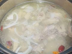 -三个椰子·现砍椰子鸡(金源CBD店)