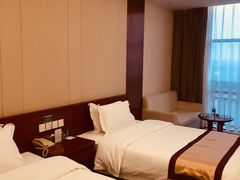 -兴芮温泉度假区