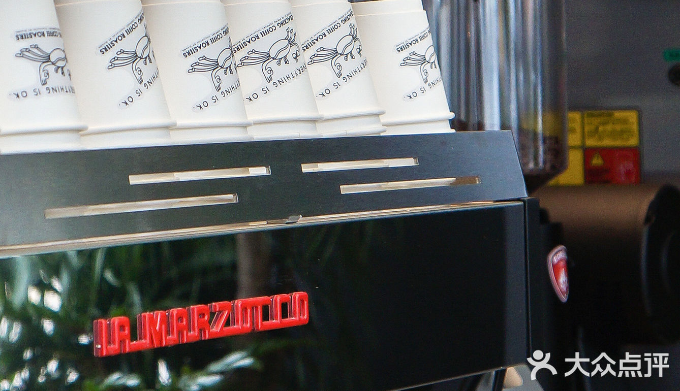 深圳新店｜酷黑工业风和可爱的螃蟹logo