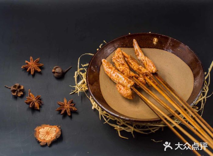 竺签签串串香麻辣鸡尖图片