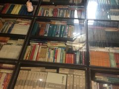 -钟书阁(松江泰晤士小镇店)