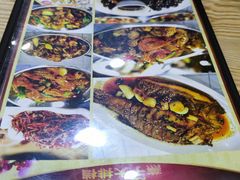 -江城燕子大排档(江汉路步行街店)