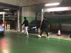 -徐汇日月光地下停车场