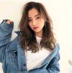 -变画·发型STUDIO