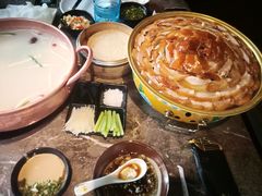 -三人行骨头王火锅(长寿店)