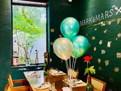 -Mark&Mars Restaurant