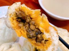 麻辣香菇鸡丁包-老陶包子铺(南大西南村店)