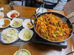 -亲昵春川鸡排(韩国美食街店)