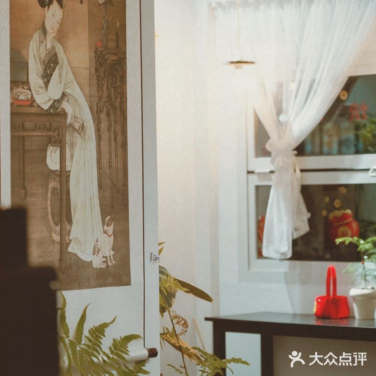 对扬州的咖啡店如数家珍，私人咖啡馆和连锁咖啡不同的是
