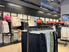 -百年港湾奥特莱斯(香炉礁店)