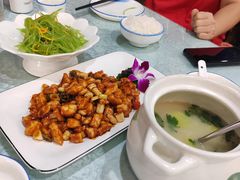 -六和聚传统烤鸭.天津菜(和平店)
