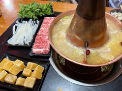 -果松木炭酸菜铜火锅·外婆参鸡汤