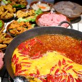 重庆土著收藏夹最宝藏的火锅店 超市井  