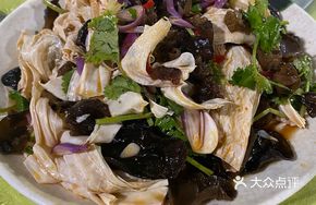 Spiced Bamboo Skin with Wood Ear Mushrooms