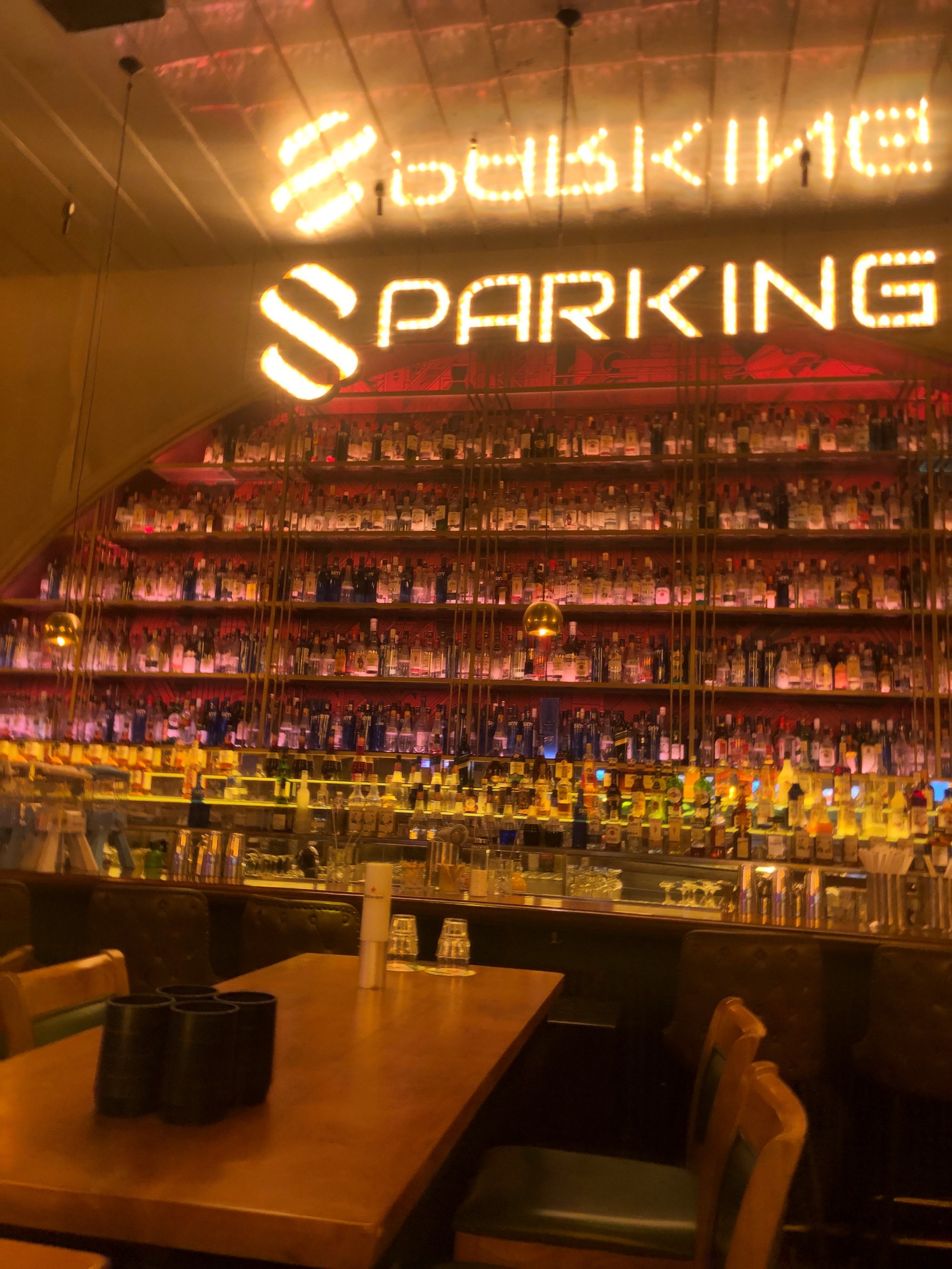 氛围超赞的好去处～好似把酒言欢非醉不可的窝!