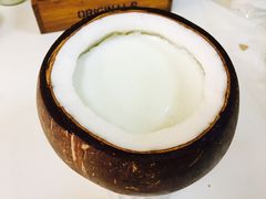 -志龙皇冠吃货椰子铺