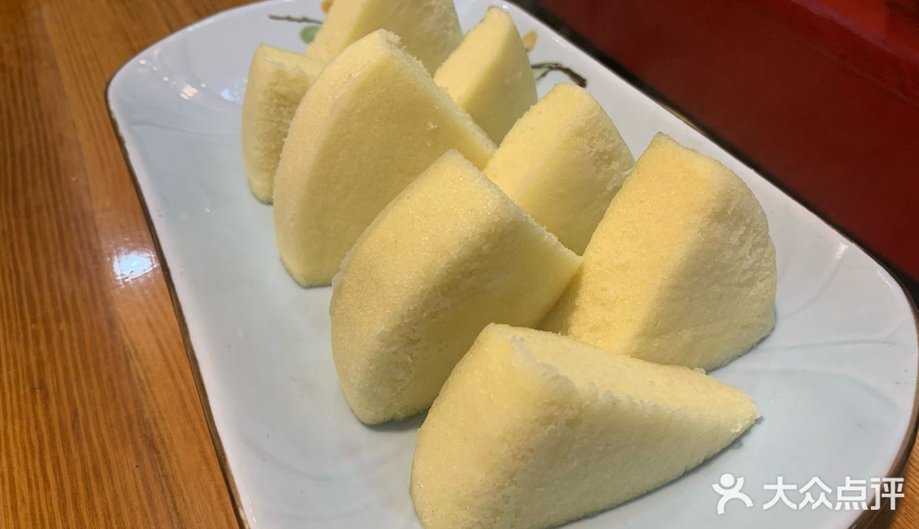 白水鱼给我们做了一半清蒸一半剁椒，味道不错