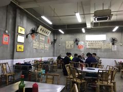大堂-咏勝锑锅麻辣烫(净居寺路总店)