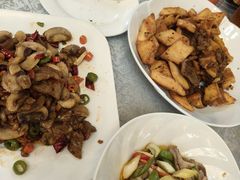 -汗腾格里·风味餐厅(新疆驻京办店)