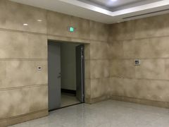 -新世界新丸中心-地下停车场