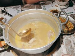 -禄婶鸡煲·打边炉