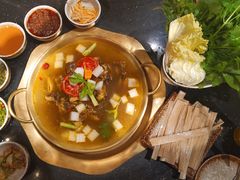 -顶顶汤火牛排火锅·经典铜锅涮肉