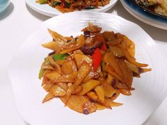 红蘑土豆片-金香匯晚茶(浑南店)