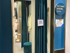 试衣间-海马体照相馆(上海晶耀前滩店)