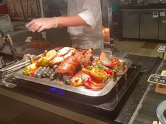 -圣丰索菲特·2 On 988 Café 自助餐厅