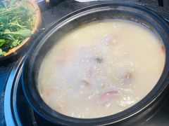 -大匠工房古船木艺术餐厅·猪肚鸡专门店(长白仙岛店)