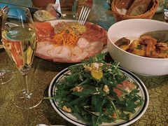 芝麻菜沙拉配风干火腿-羽深肉铺 Steak & Wine