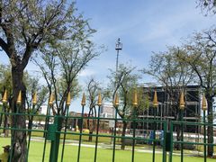 -皇家田广场(อนุสาวรีย์ทหารอาสา)