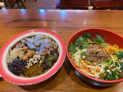 -爆炸头阿姨小四川正宗川味小吃(无任何分店)