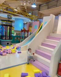 -多多淘儿童体验中心(重庆来福士店)