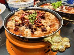 肥牛与牛蛙的故事-3号仓库·创意中国菜(新世界城店)