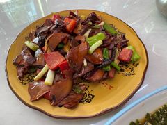 清炒牛肝菌-边疆缘正宗腾冲风味菜馆(腾冲店)