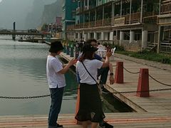 -百里峡七彩艺术小镇