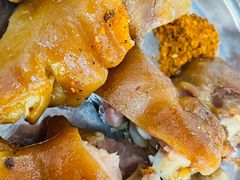 -鸿浩扒猪脚米线