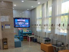 -茂菊口腔连锁(浦东南路店)