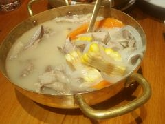 阿里家羊肉汤-阿里家·新疆烤肉酒場 by MIG