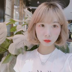 -BULB STUDIO 巴柏明星发型工作室