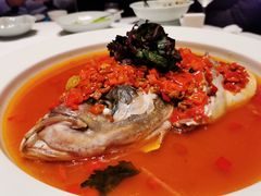 坛香剁椒水库鱼头（半只）-湘上湘(米其林餐厅-正大中心总店)