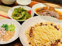 荣叔拌面-荣家黄鱼面(前滩太古里店)