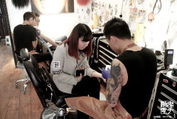 -鬼手纹身小鬼店