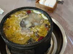-鲁朗纳麦石锅鸡庄园