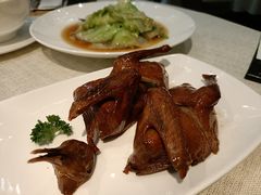 脆皮烧乳鸽-御宝轩(益丰·外滩源店)