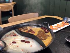 -鹿鸣山草本茶香火锅(园西路店)