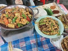 -老街烧烤大排档·地道湖北菜·龙虾馆(汉口火车站店)