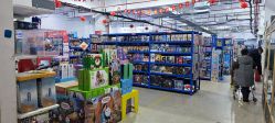 -逝水玩具折扣店