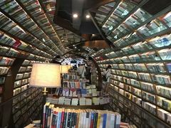 -钟书阁(珍园店)